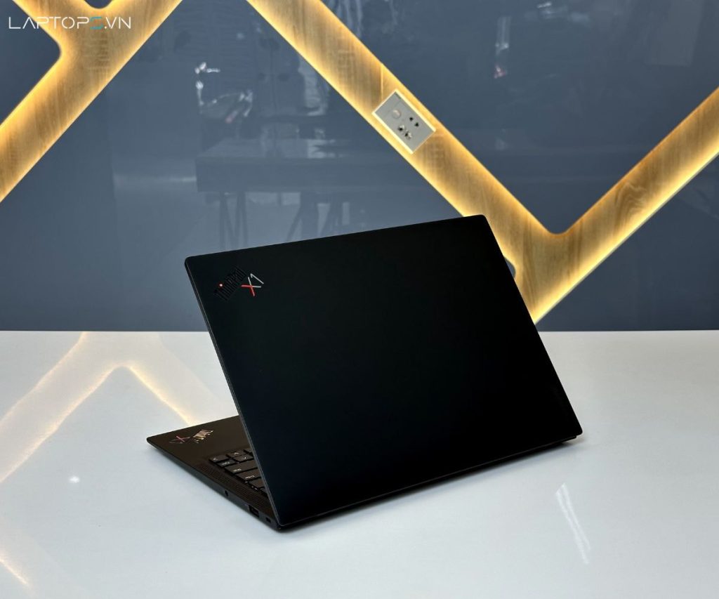 Lenovo ThinkPad X1 Carbon Gen 11 Laptops.vn 2 3